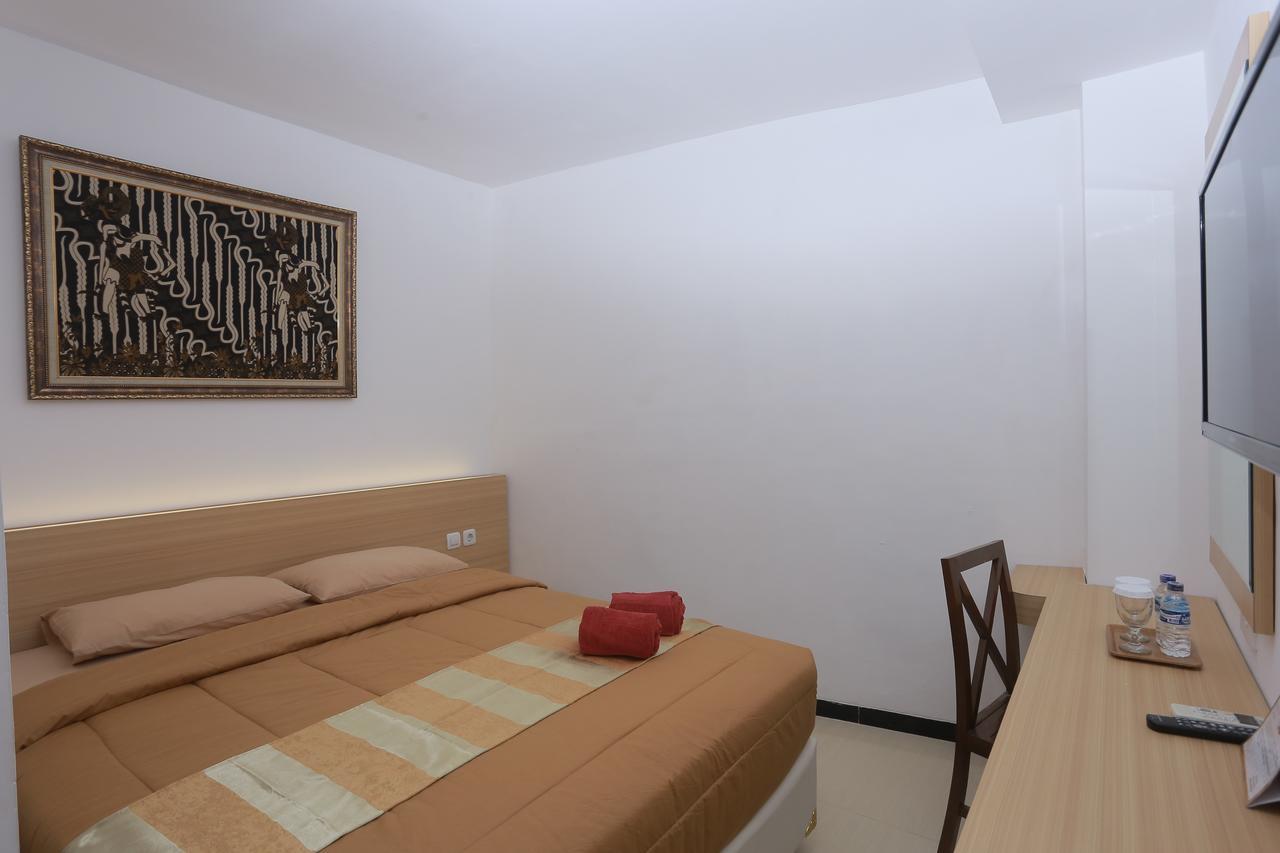 Hotel Kristina Malioboro Yogyakarta Exterior photo