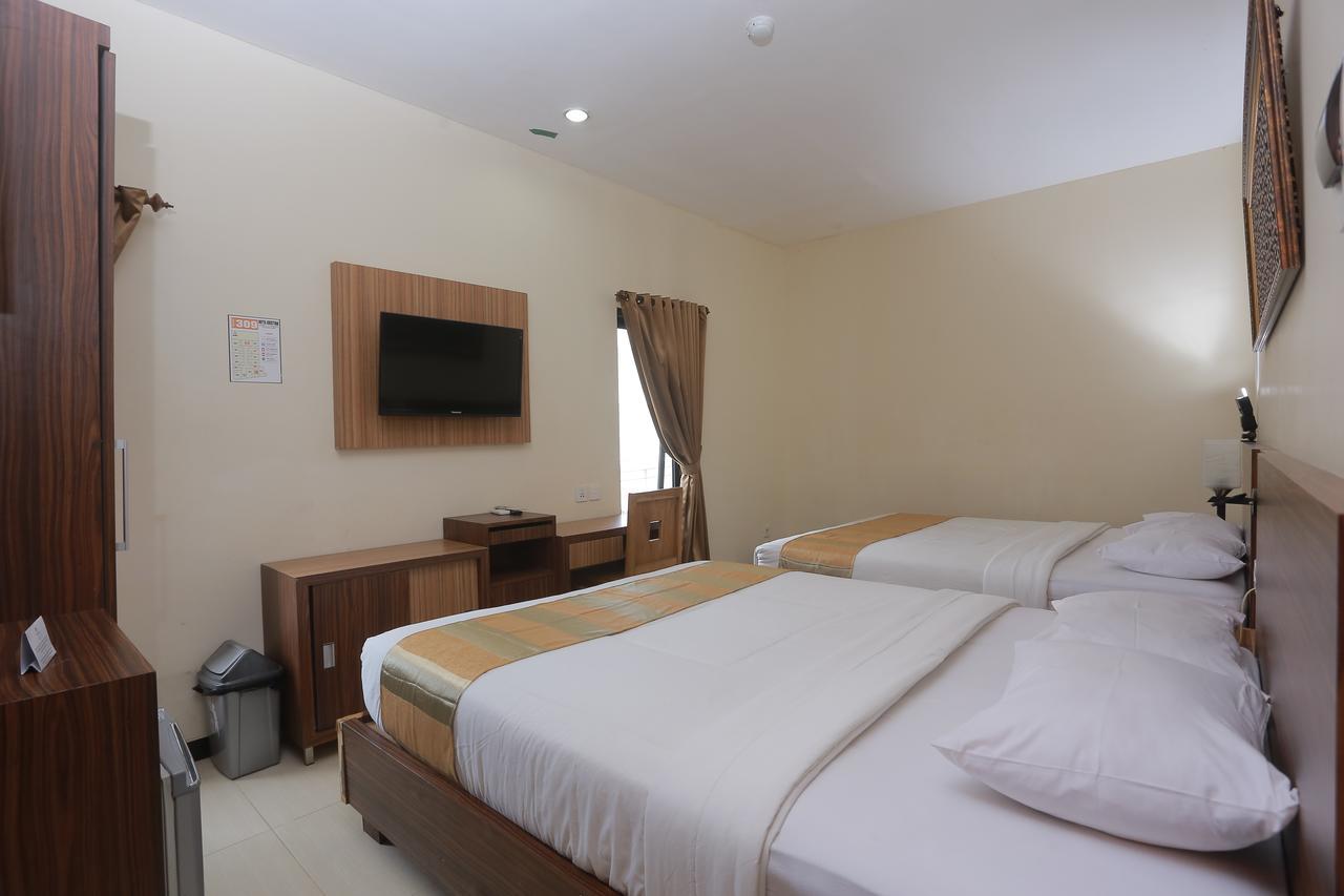 Hotel Kristina Malioboro Yogyakarta Exterior photo