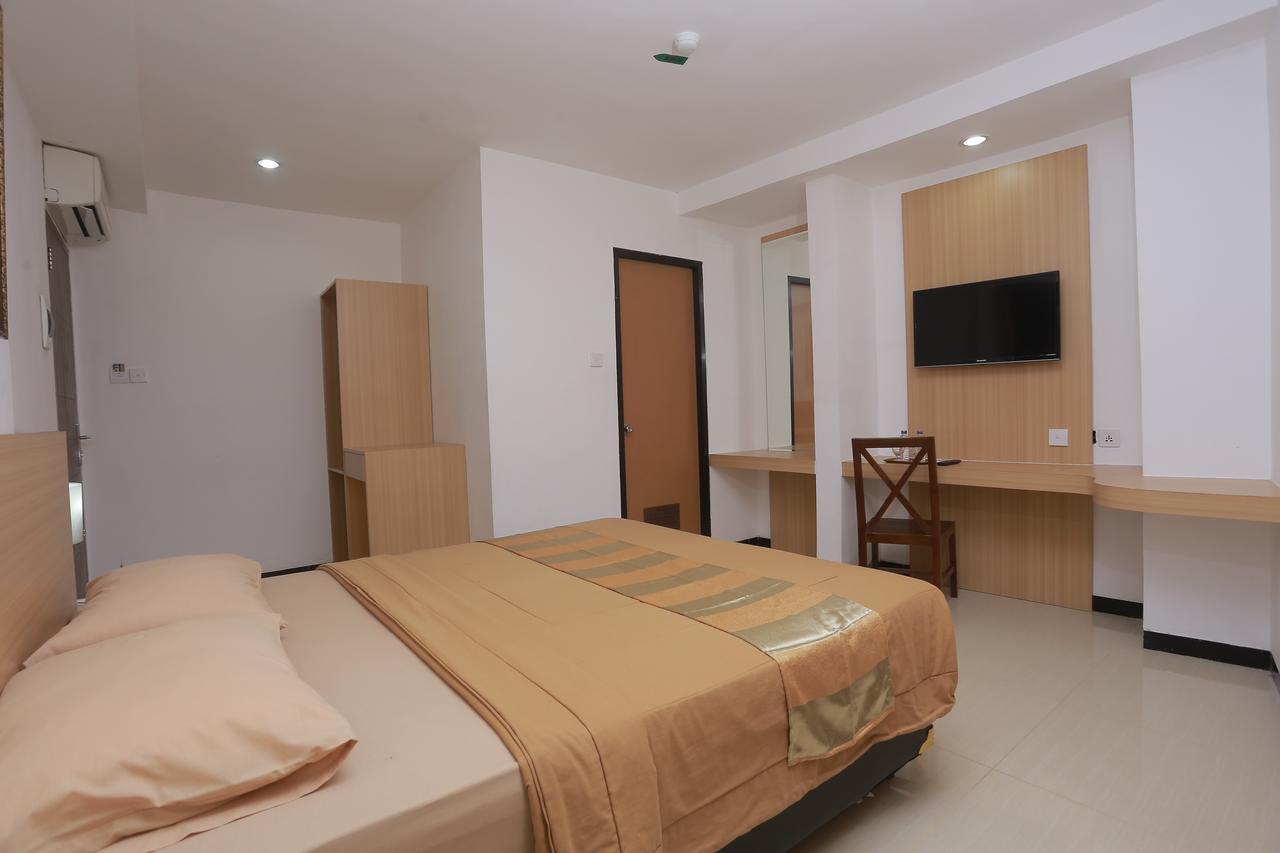 Hotel Kristina Malioboro Yogyakarta Exterior photo