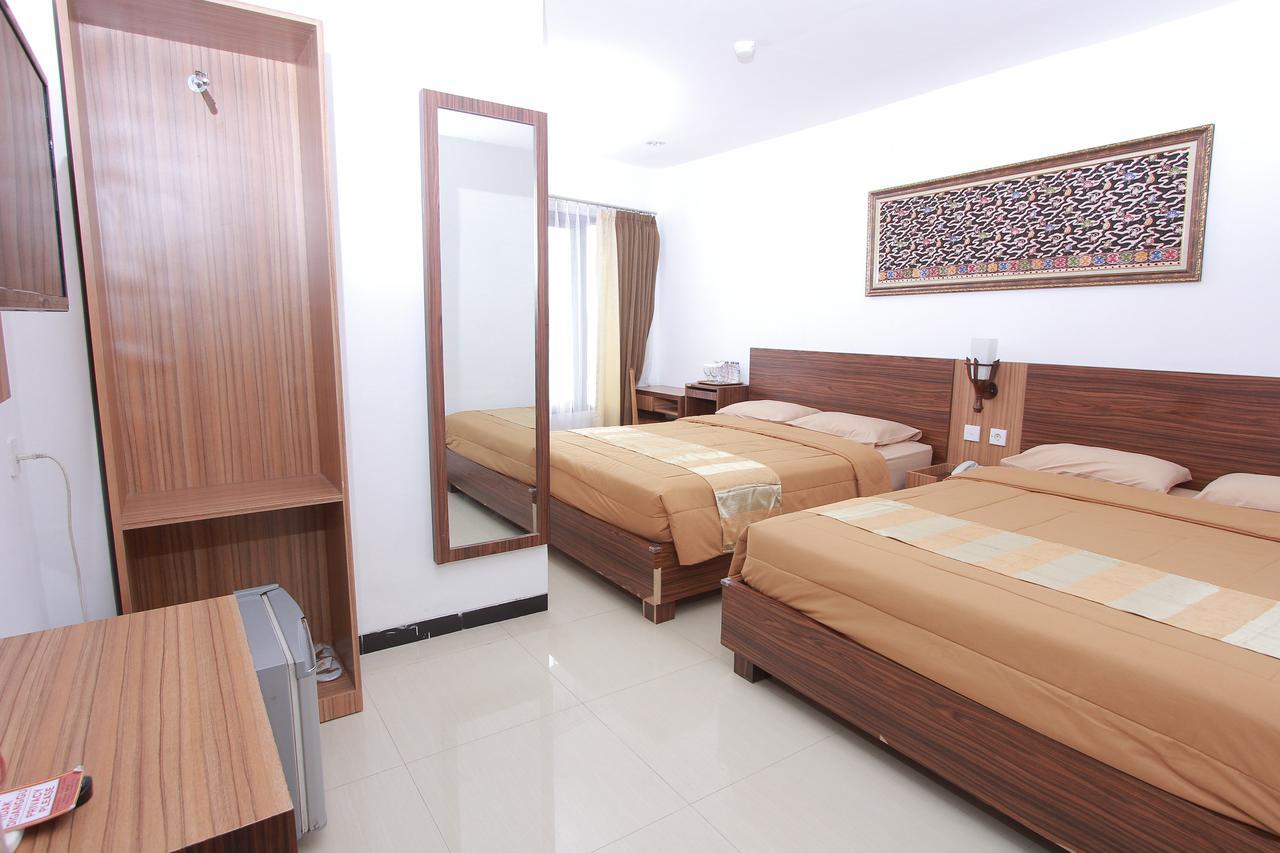 Hotel Kristina Malioboro Yogyakarta Exterior photo